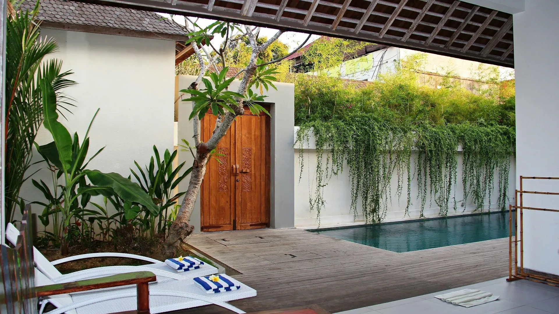 The Decks Bali Villa Legian   Legian (Bali)